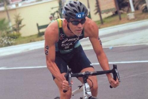 Na volta às competições internacionais, o triatleta cearense Wesley Matos conquista bom resultado, mas ainda luta para ter apoio do governo para próximos desafios / Foto: Divulgação