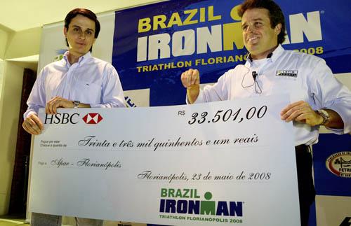 Ironman Brasil 2011 segue apoiando a APAE Florianópolis / Foto: Carlos Rocha