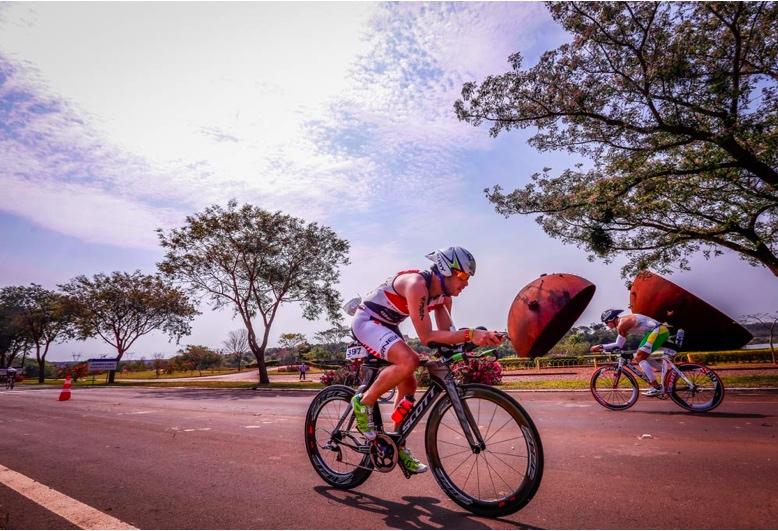 Itaipu Ironman 70.3 Brasil Paraguay 2015 / Foto: Fábio Falconi/Latin Sports