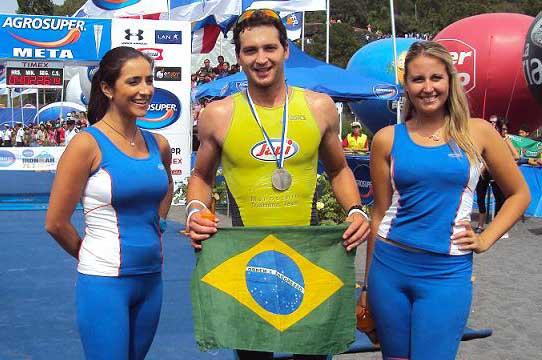 Com uma marca de 4 horas 01 minuto e 59 segundos, o brasileiro Guilherme Manocchio ganhou o  Ironman 70.3 de Pucon / Foto: Divulgação