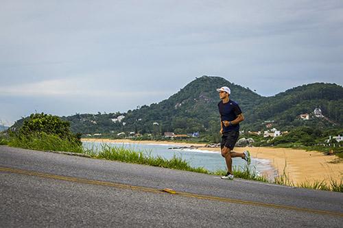 Atleta fará a reta final da preparação no local do Mundial de Ironman. Prova acontece no dia 10 de outubro/ Foto: Fabio Piva/ Red Bull Content Pool