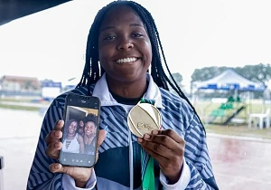 Marya Eduarda conquista ouro no arremesso de peso em homenagem à mãe