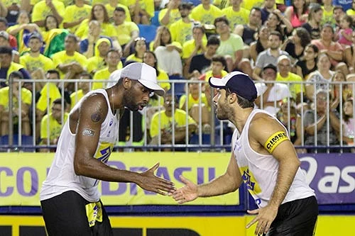 Evandro e Bruno Schmidt vão em busca do título do Circuito Brasileiro  / Foto: Ana Patrícia/Inovafoto/CBV