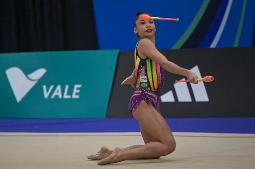 Ginastas Amanda Manente e Beatriz Vieira disputam finais nos Jogos da Juventude