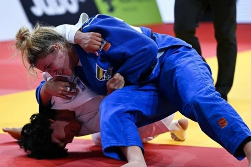 Rafaela Cavalcanti conquista bronze no Grand Slam de Lausanne