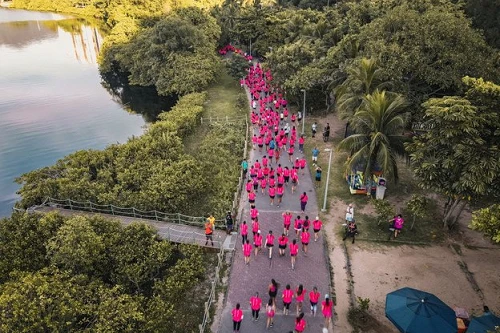 Corrida Granado Pink reúne 1,5 mil mulheres na Lagoa Rodrigo de Freitas