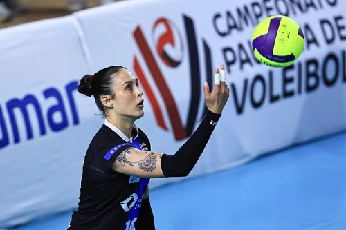 Pinheiros vence São Caetano e entra no G4 do Paulista de Vôlei