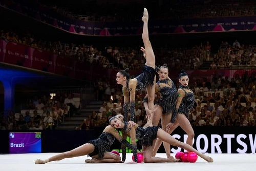 Brasil conquista ouro inédito no Mundial de Ginástica Rítmica