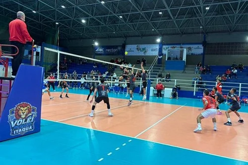 Vôlei Mania Itaquá vence Praia Grande e avança na classificação