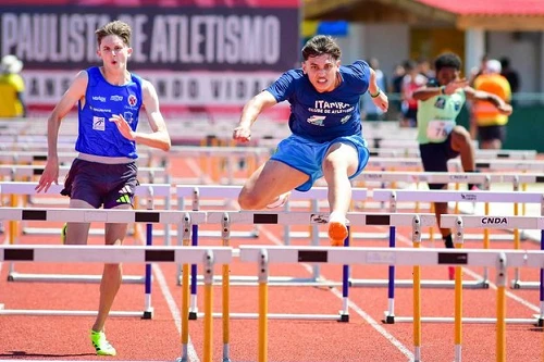 Kauan Mendes estabelece recorde brasileiro nos 100m com barreiras sub-16