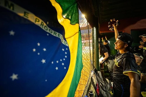 Brasil brilha no softbol com vitórias em Santa Fé 2026