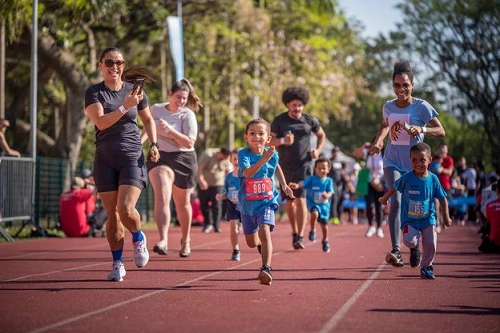 Circuitinho das Estações reúne crianças para corrida em São Paulo