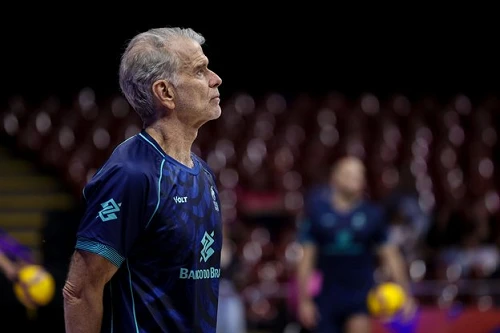 Bernardinho convoca 14 atletas para o Sul-Americano de Vôlei