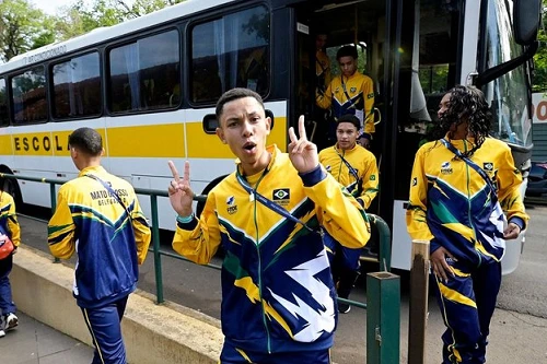 Luis Felipe Brasil se emociona em visita às Cataratas do Iguaçu