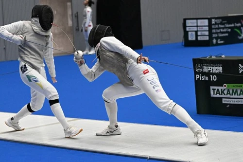 Mariana Pistoia e Bia Bulcão param a uma rodada do quadro principal no Japão