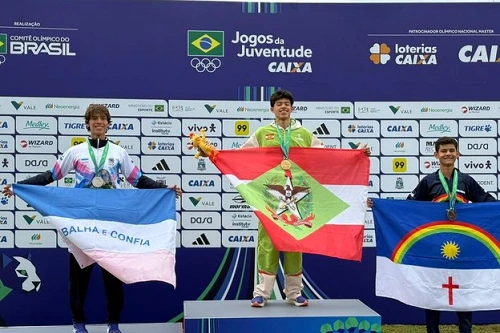 Mateus Ribeiro conquista ouro na marcha atlética dos Jogos da Juventude